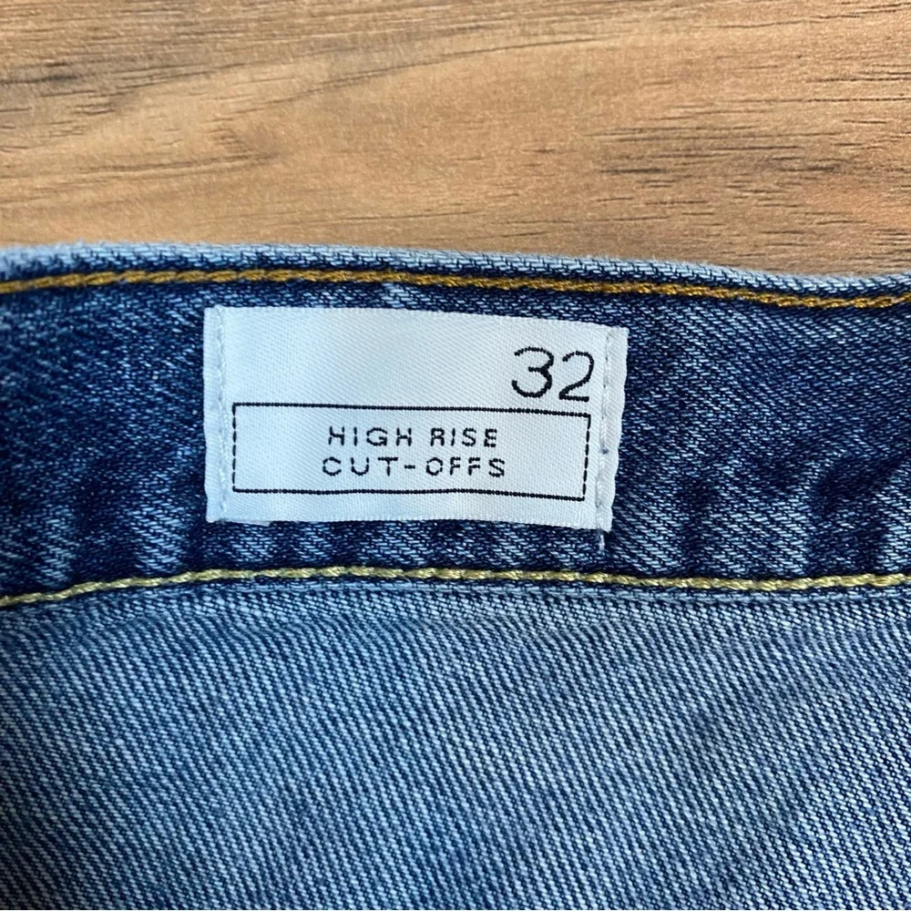 GAP High Rise Cutoff Shorts Women's 32‎
